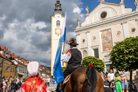 52. Dnevi narodnih noš_povorka (23)